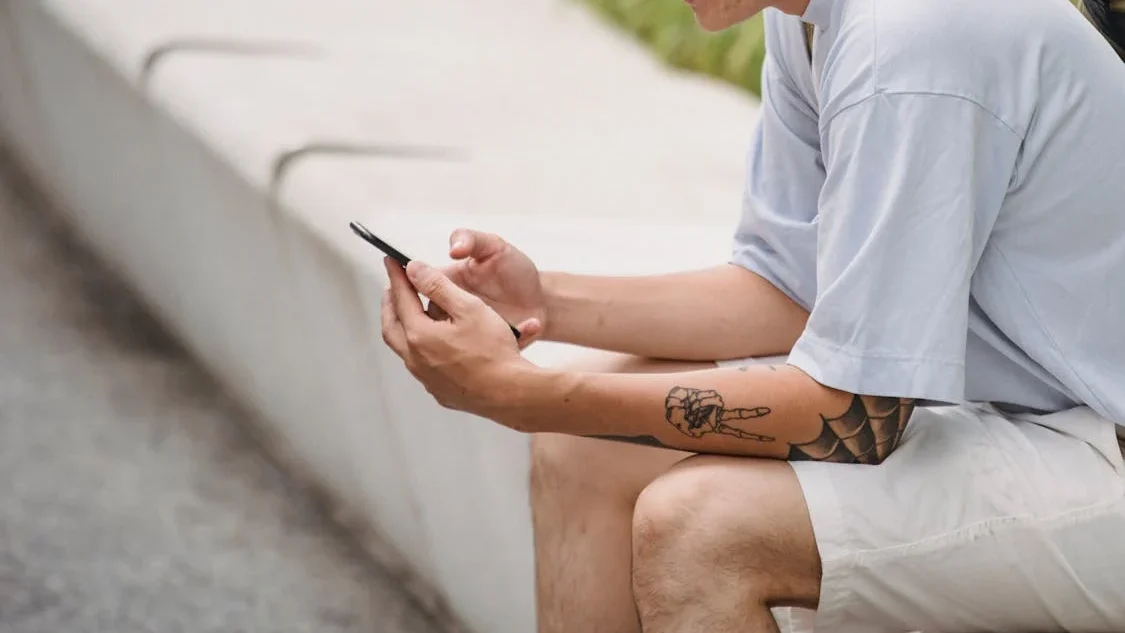 Person using a recovery app